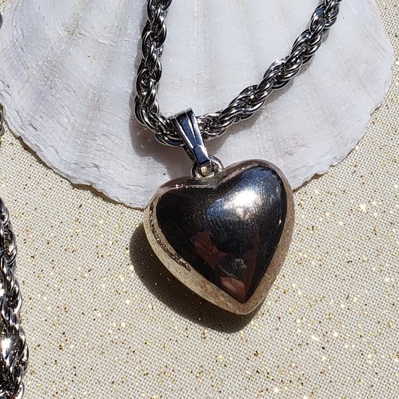 Vintage Jewelry - Vintage silver puffy heart necklace 24mm 1"